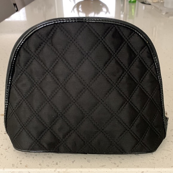 NWT WHITE HOUSE | BLACK MARKET Quilted Bow Black Cosmetic Case - Picture 2 of 10
